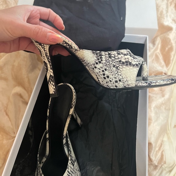 GIVENCHY THONG MULES - Picture 11 of 16